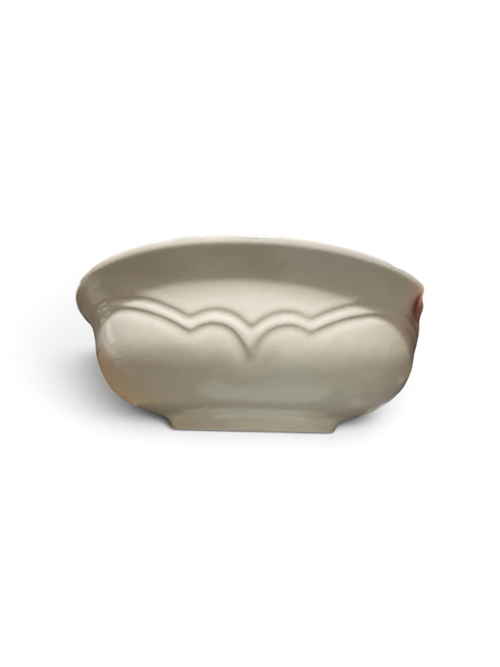 VTG Pfaltzgraff USA 11” Serving Bowl Cream Stonewear Embossed Scalloped Cottage